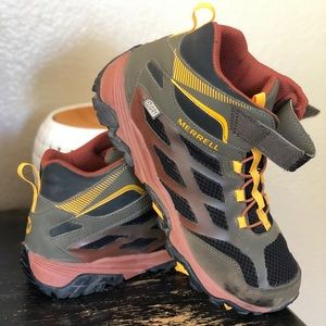 ✨Merrell Kids Hiking Shoes✨